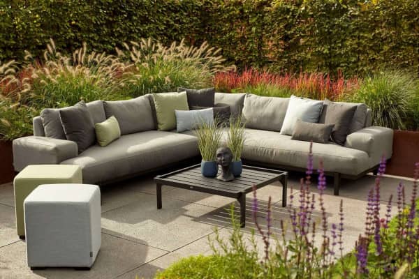 Aluminium Ecklounge Set Lucas mit Harry Tisch,2x Alex Hockern und Dekokissen