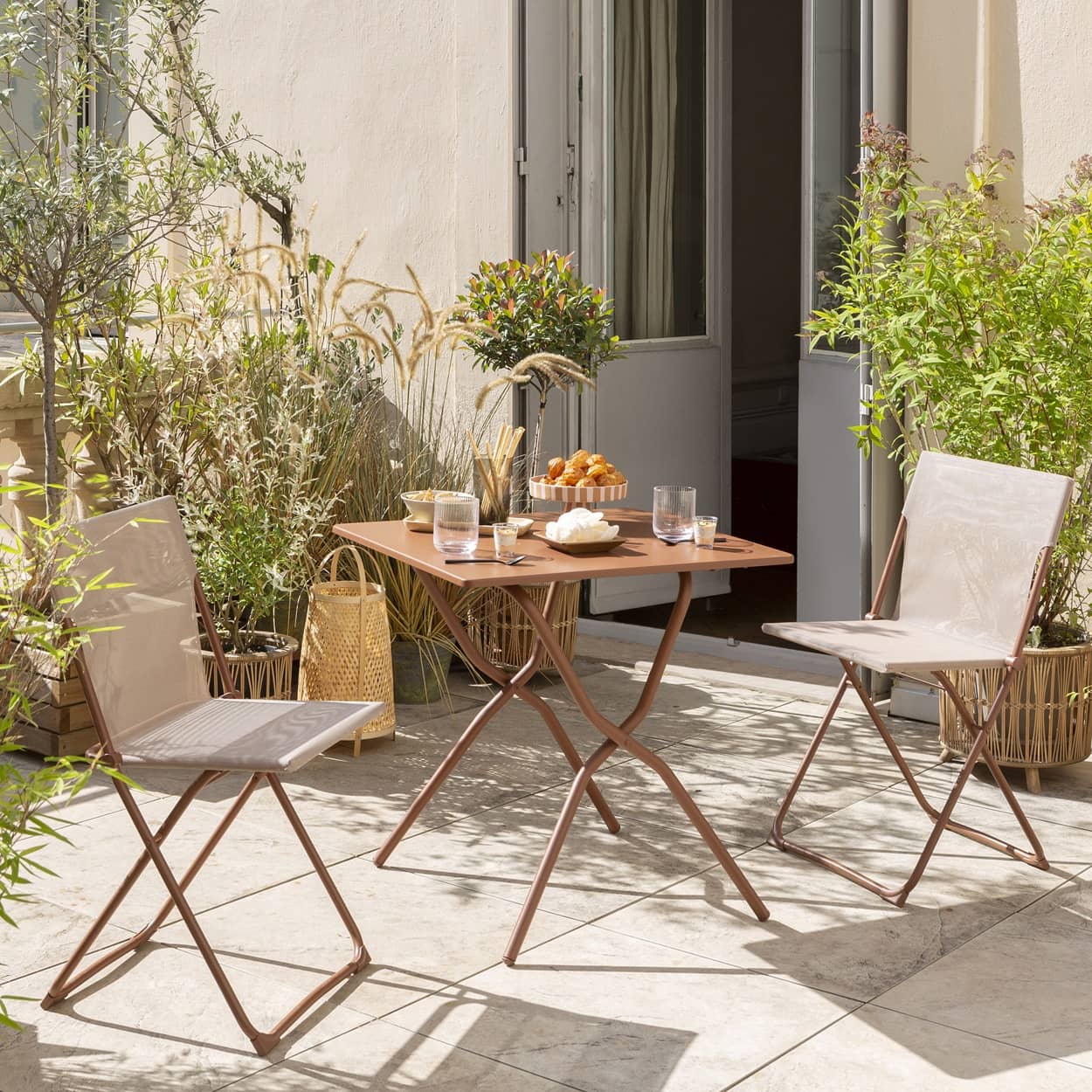 AMBIANCE_BALCONY-II_NATURA-COLORBLOCK_0561_LAFUMA-MOBILIER-2023